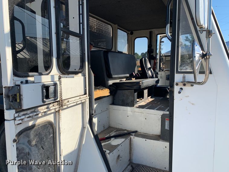 image for item DM7910 2015 Crane Carrier Low Entry refuse truck