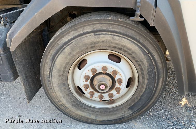 image for item DM7910 2015 Crane Carrier Low Entry refuse truck