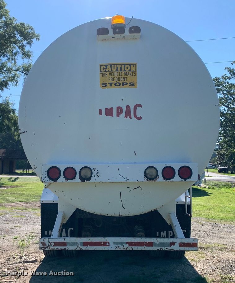 image for item DM7911 1999 Sterling L8513 refuse truck