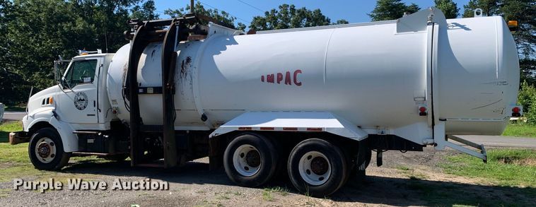 image for item DM7911 1999 Sterling L8513 refuse truck