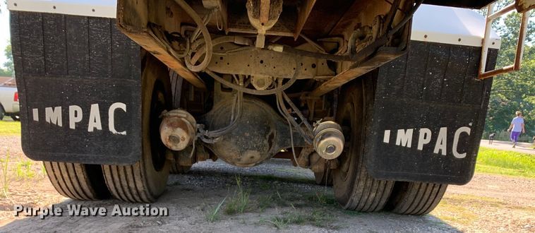 image for item DM7911 1999 Sterling L8513 refuse truck