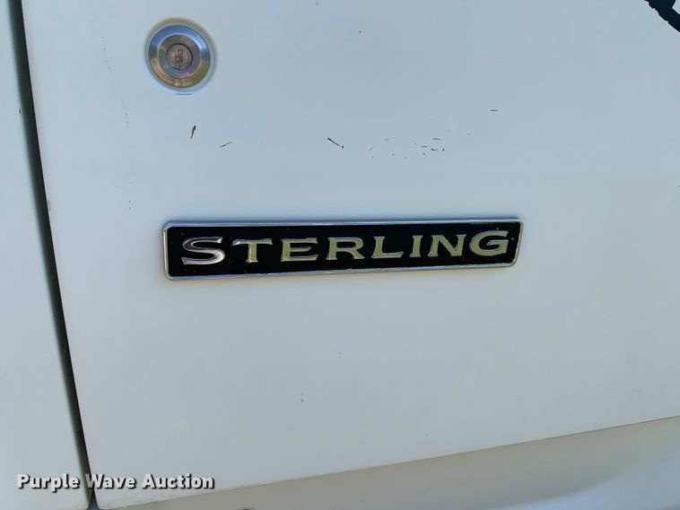 image for item DM7911 1999 Sterling L8513 refuse truck