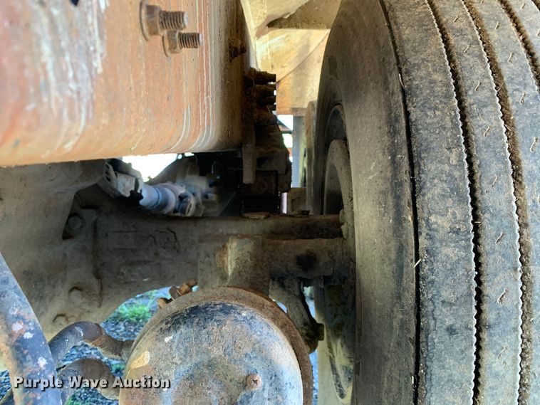 image for item DM7911 1999 Sterling L8513 refuse truck