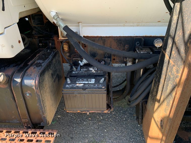 image for item DM7911 1999 Sterling L8513 refuse truck