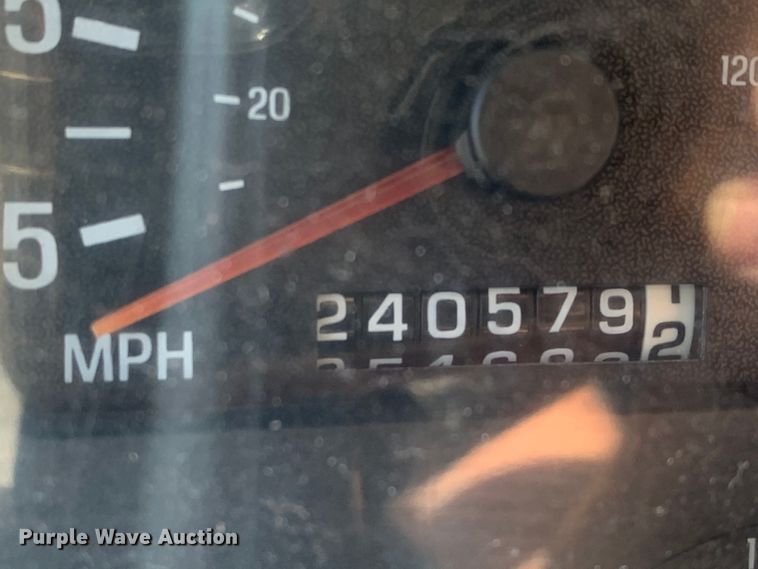 image for item DM7911 1999 Sterling L8513 refuse truck