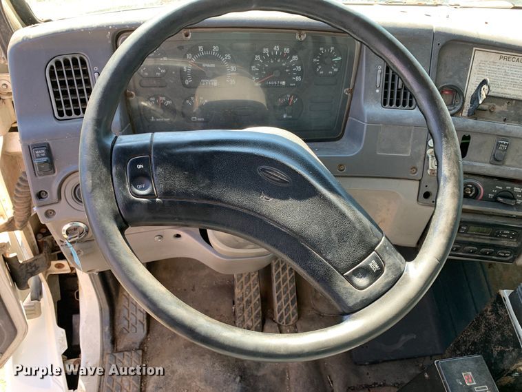 image for item DM7911 1999 Sterling L8513 refuse truck