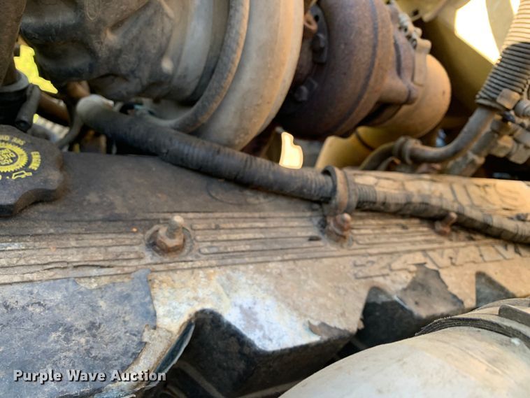 image for item DM7911 1999 Sterling L8513 refuse truck