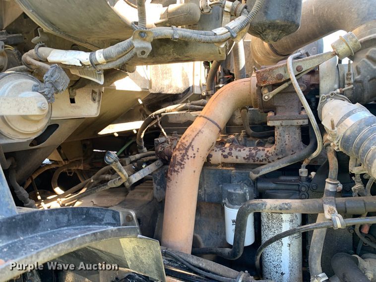 image for item DM7911 1999 Sterling L8513 refuse truck