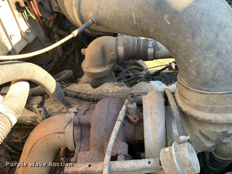 image for item DM7911 1999 Sterling L8513 refuse truck