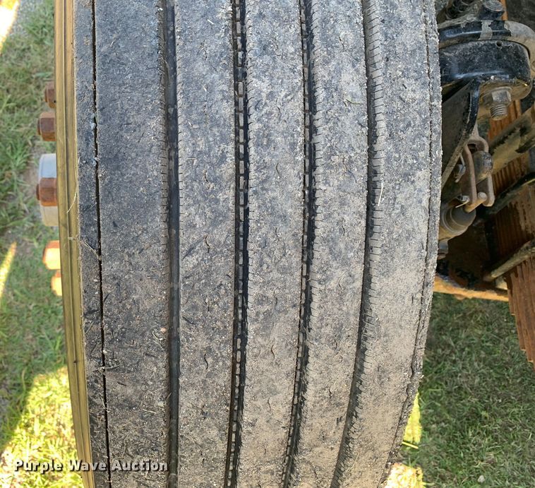 image for item DM7911 1999 Sterling L8513 refuse truck