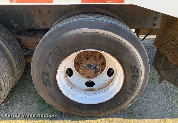 image for item DM7911 1999 Sterling L8513 refuse truck