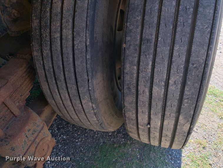 image for item DM7911 1999 Sterling L8513 refuse truck