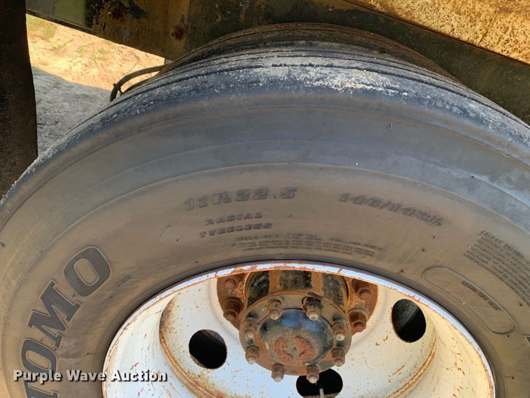 image for item DM7911 1999 Sterling L8513 refuse truck