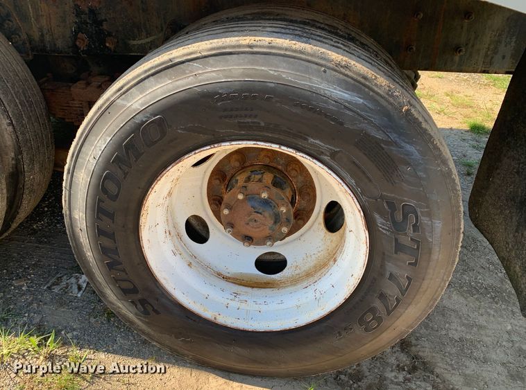 image for item DM7911 1999 Sterling L8513 refuse truck