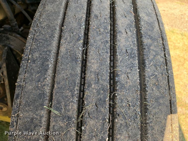 image for item DM7911 1999 Sterling L8513 refuse truck