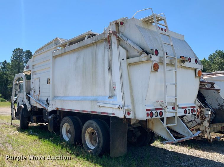 image for item DM7912 2000 Mack MR688S refuse truck