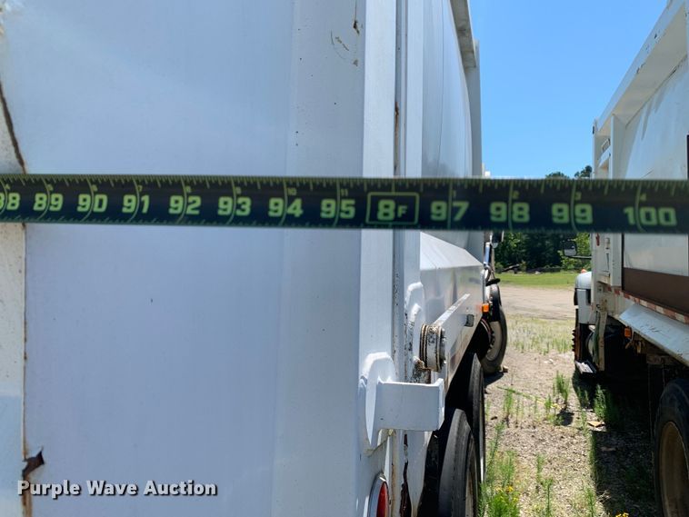 image for item DM7912 2000 Mack MR688S refuse truck