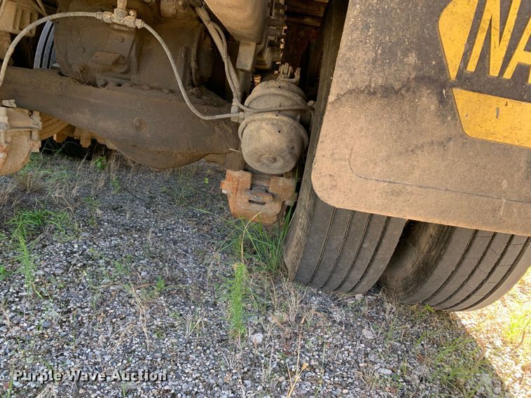 image for item DM7912 2000 Mack MR688S refuse truck