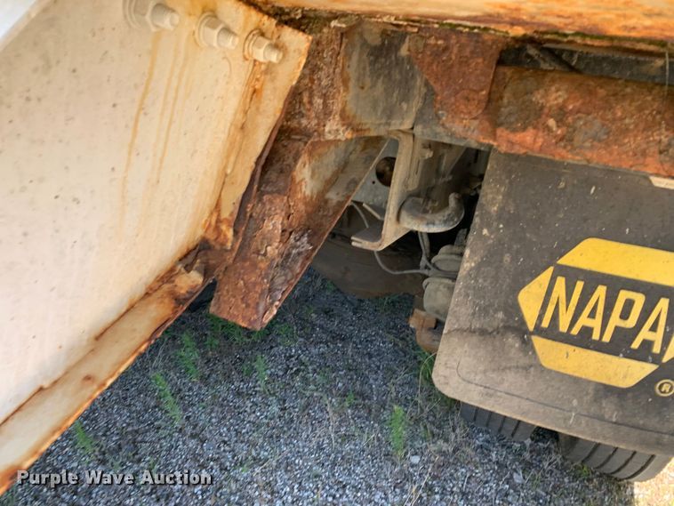 image for item DM7912 2000 Mack MR688S refuse truck