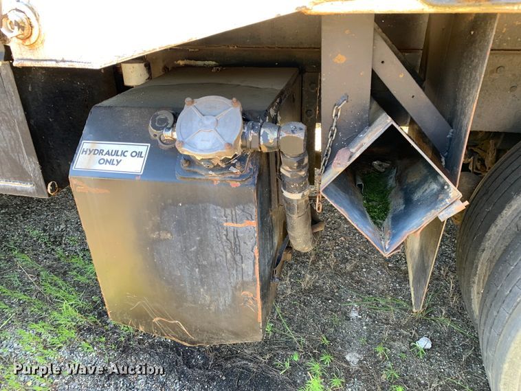 image for item DM7912 2000 Mack MR688S refuse truck