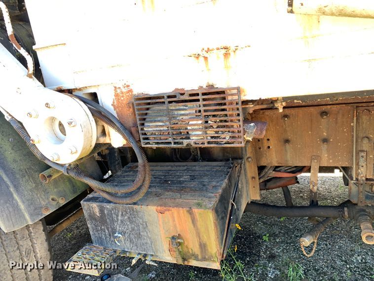 image for item DM7912 2000 Mack MR688S refuse truck