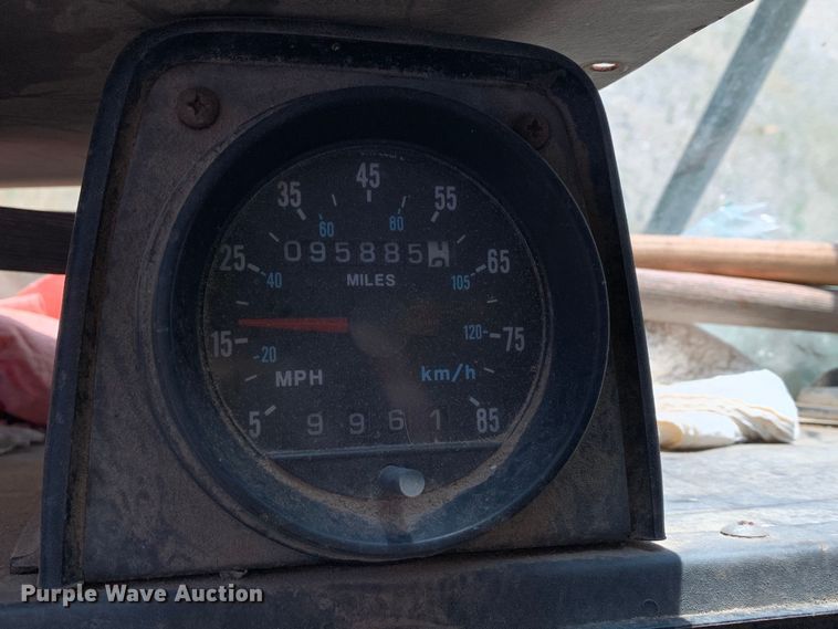 image for item DM7912 2000 Mack MR688S refuse truck