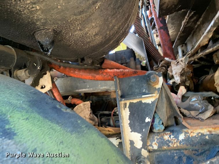 image for item DM7912 2000 Mack MR688S refuse truck