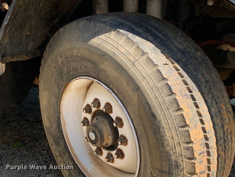 image for item DM7912 2000 Mack MR688S refuse truck