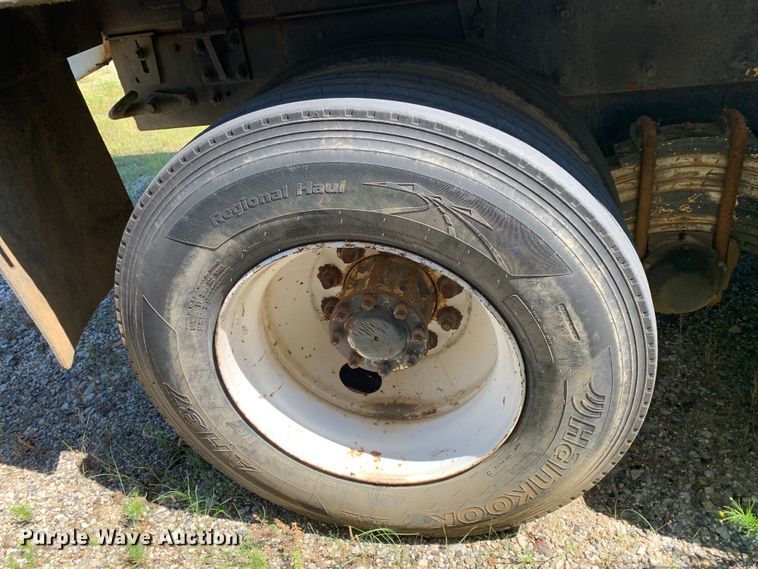 image for item DM7912 2000 Mack MR688S refuse truck