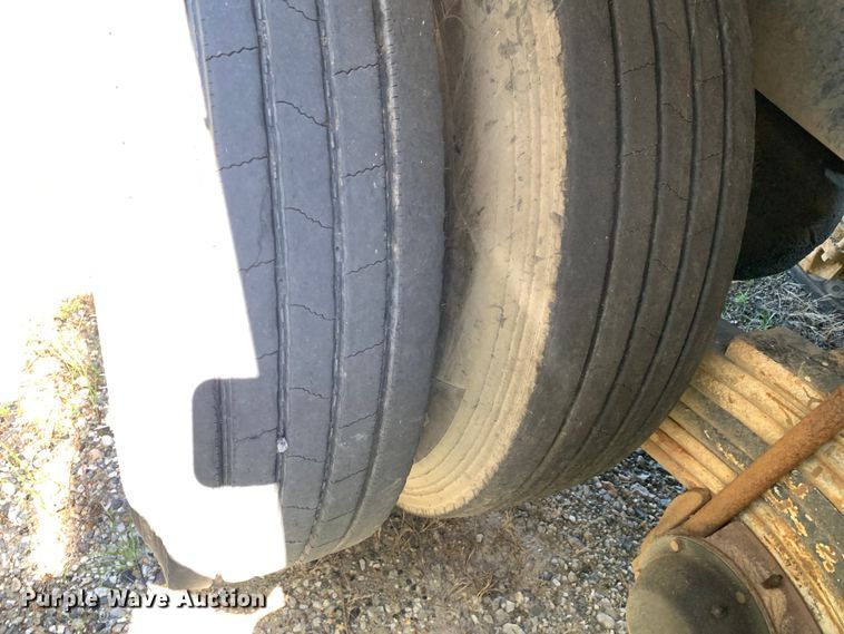 image for item DM7912 2000 Mack MR688S refuse truck