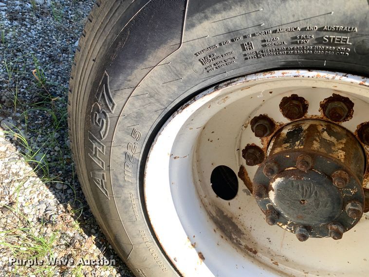 image for item DM7912 2000 Mack MR688S refuse truck