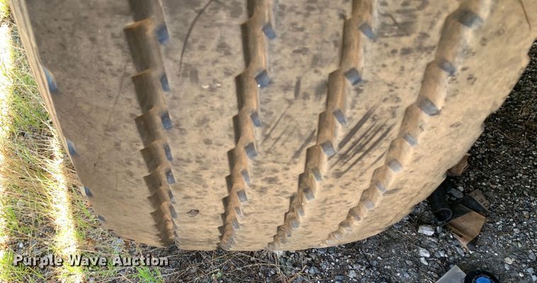 image for item DM7912 2000 Mack MR688S refuse truck