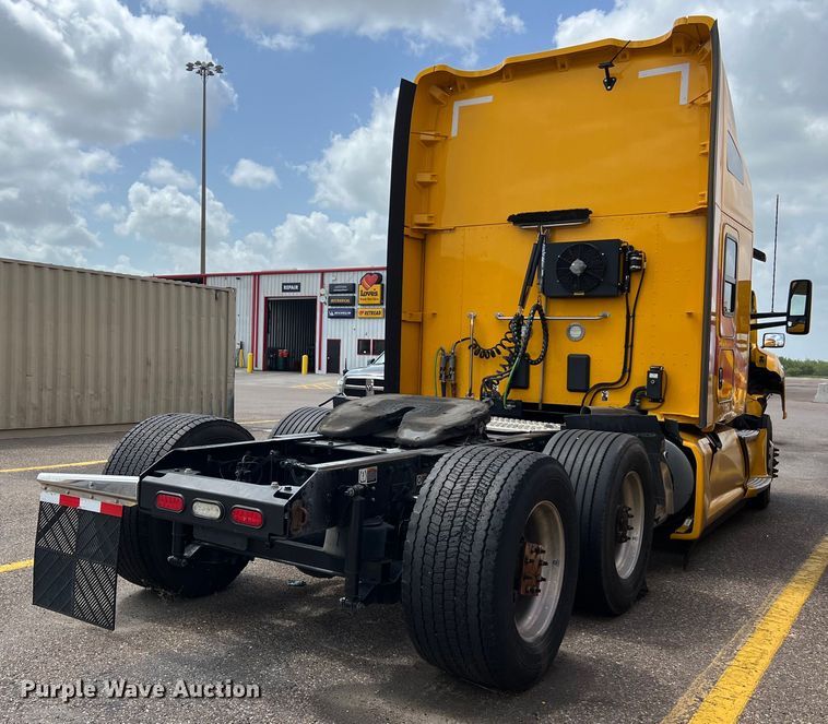 image for item DO2446 2020 Kenworth  T680 semi truck