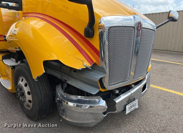 image for item DO2446 2020 Kenworth  T680 semi truck