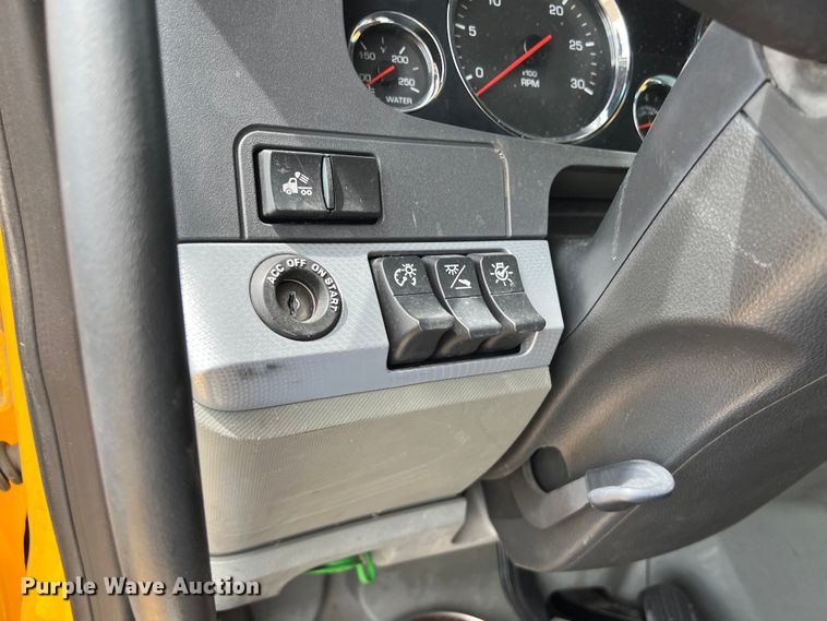 image for item DO2446 2020 Kenworth  T680 semi truck