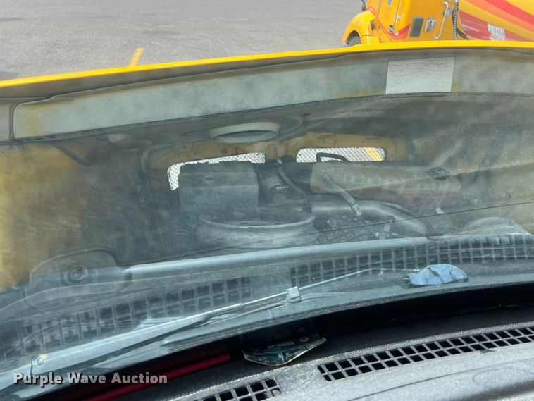 image for item DO2446 2020 Kenworth  T680 semi truck