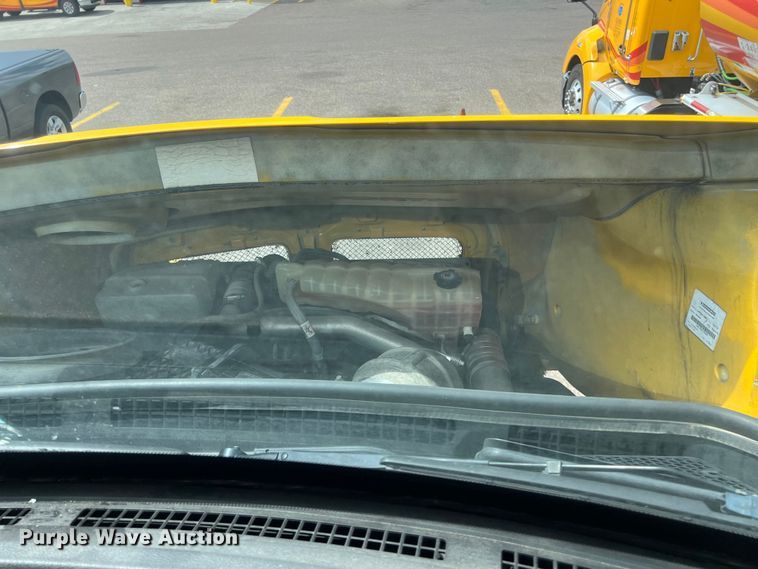 image for item DO2446 2020 Kenworth  T680 semi truck