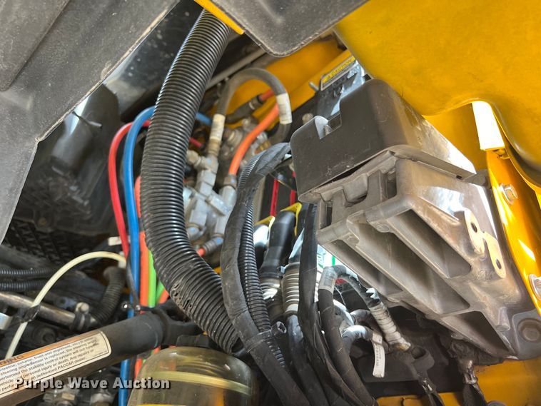 image for item DO2446 2020 Kenworth  T680 semi truck