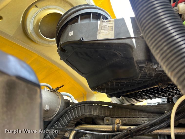 image for item DO2446 2020 Kenworth  T680 semi truck