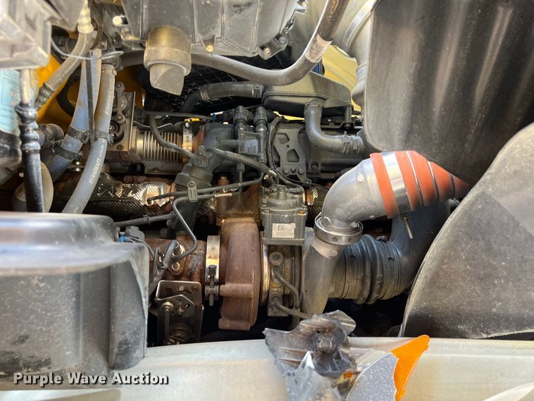 image for item DO2446 2020 Kenworth  T680 semi truck