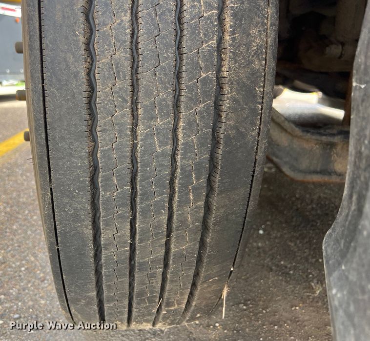 image for item DO2446 2020 Kenworth  T680 semi truck