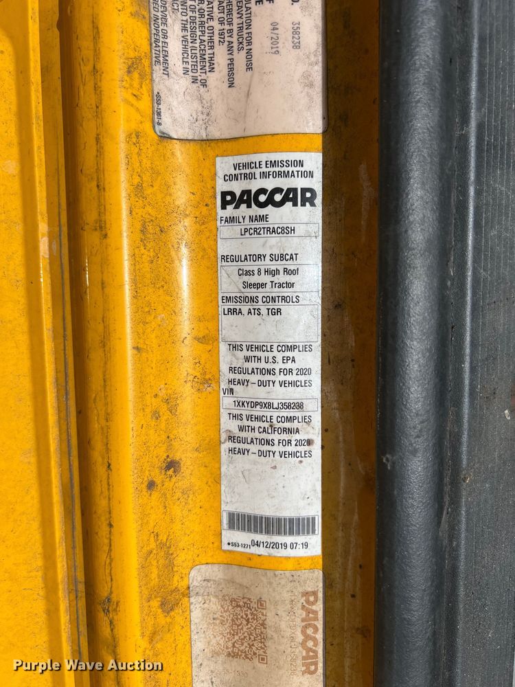 image for item DO2446 2020 Kenworth  T680 semi truck