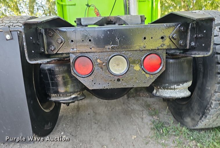 image for item DP0951 1992 Freightliner semi truck