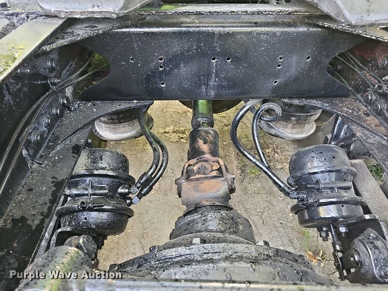 image for item DP0951 1992 Freightliner semi truck