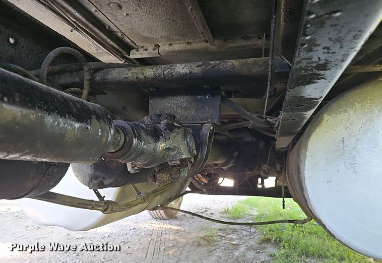 image for item DP0951 1992 Freightliner semi truck