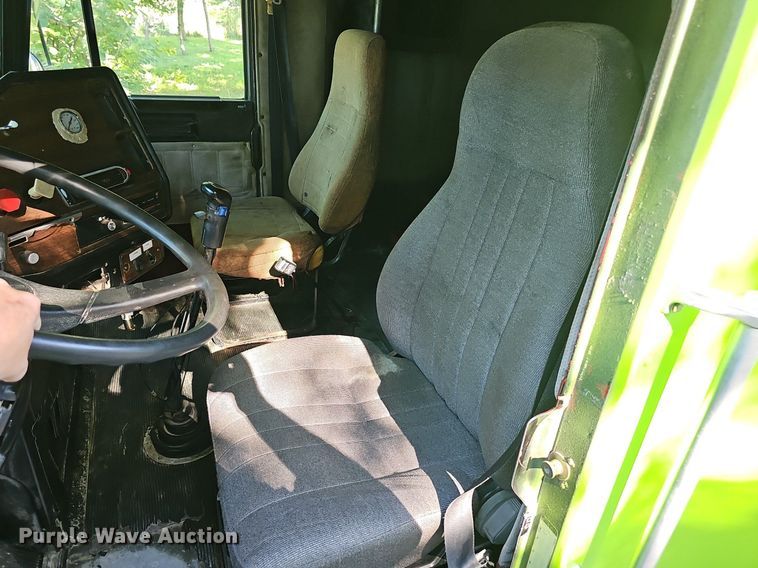 image for item DP0951 1992 Freightliner semi truck