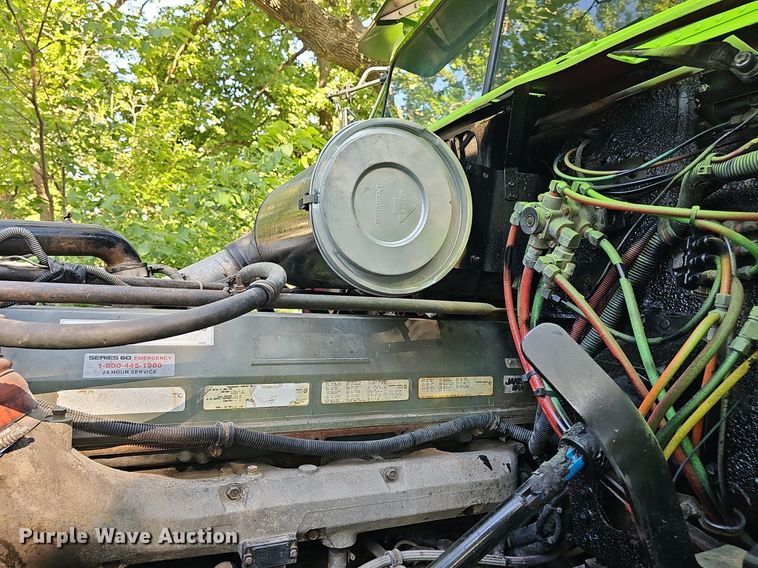 image for item DP0951 1992 Freightliner semi truck