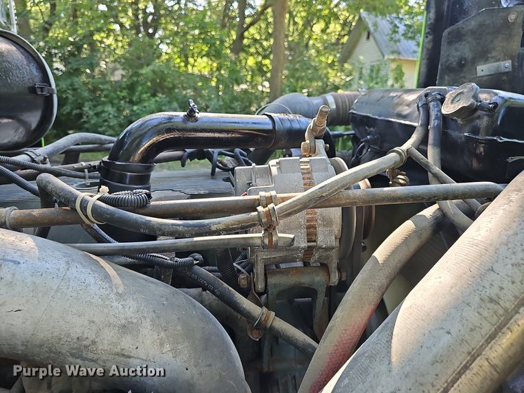 image for item DP0951 1992 Freightliner semi truck