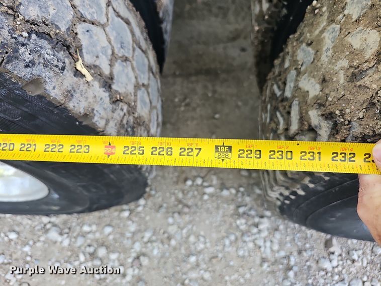 image for item DP0951 1992 Freightliner semi truck