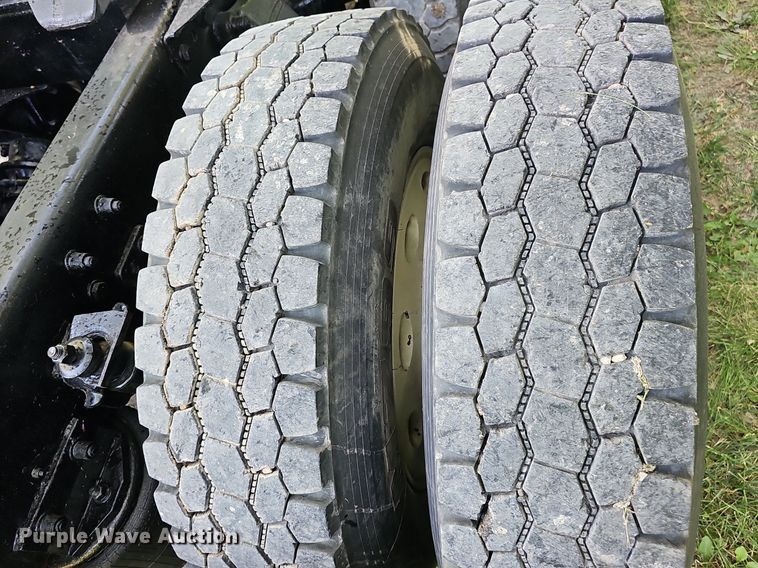 image for item DP0951 1992 Freightliner semi truck